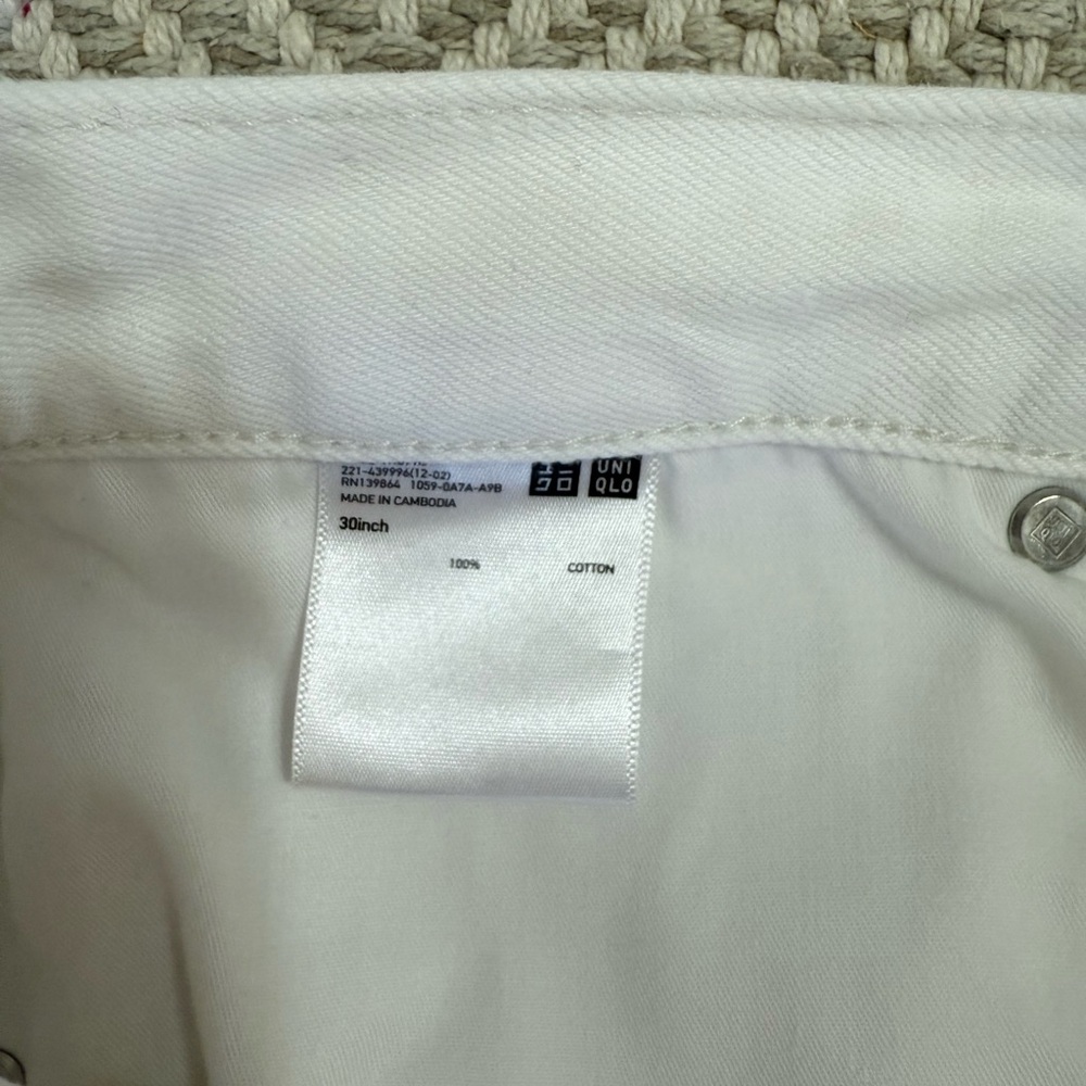 Uniqlo Women's High Waist White Shorts - Picture 8 of 9